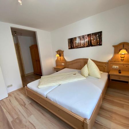 Hotel Lobmeyer Roding Esterno foto