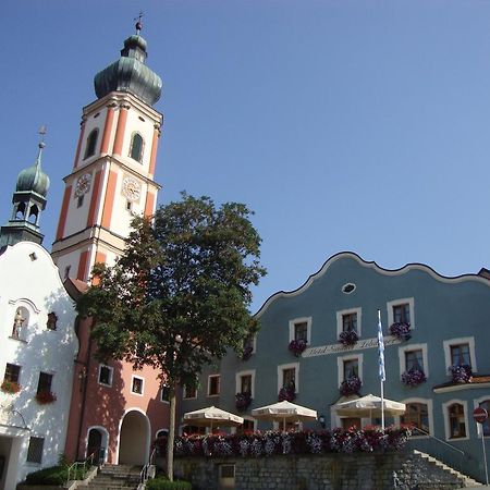 Hotel Lobmeyer Roding Esterno foto