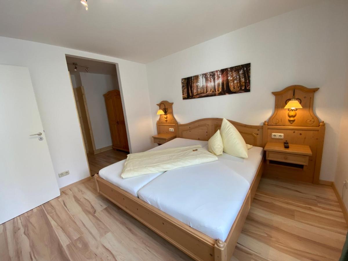 Hotel Lobmeyer Roding Esterno foto