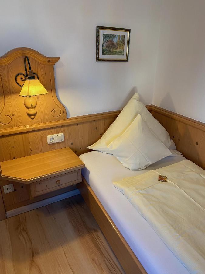 Hotel Lobmeyer Roding Esterno foto