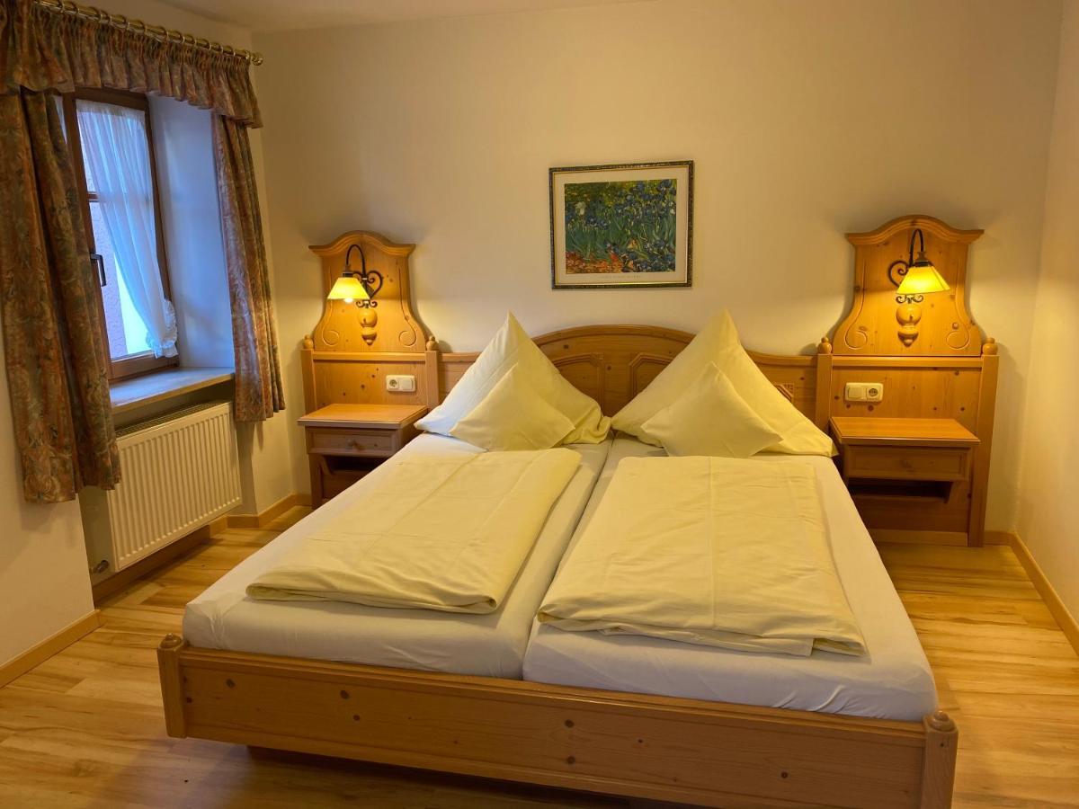 Hotel Lobmeyer Roding Esterno foto