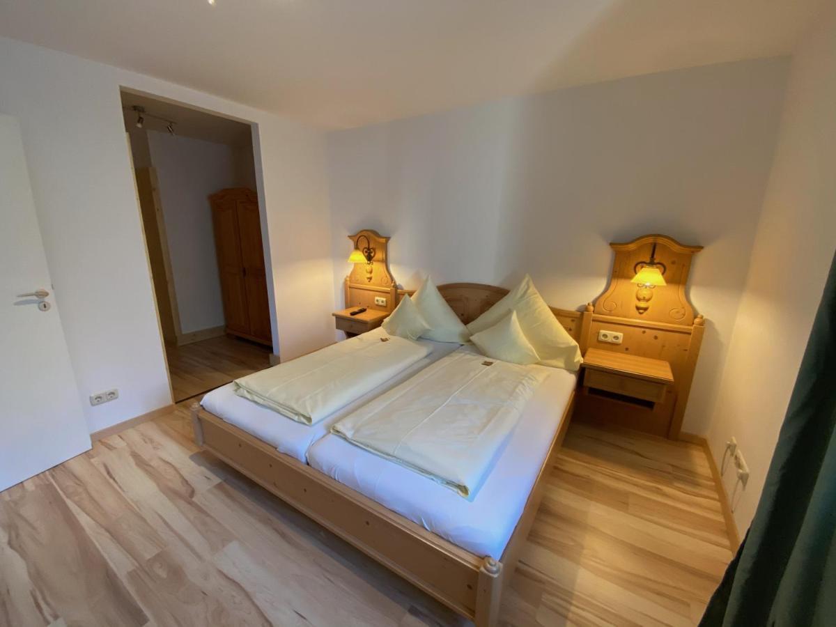 Hotel Lobmeyer Roding Esterno foto